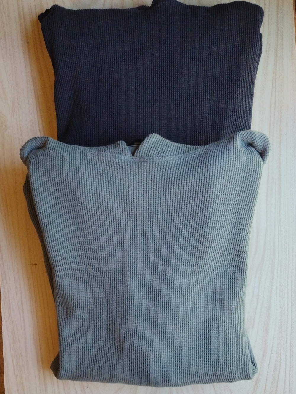 lululemon athletica Lot Of 2 Ribbed Hoodies in Black and Army Green Size M